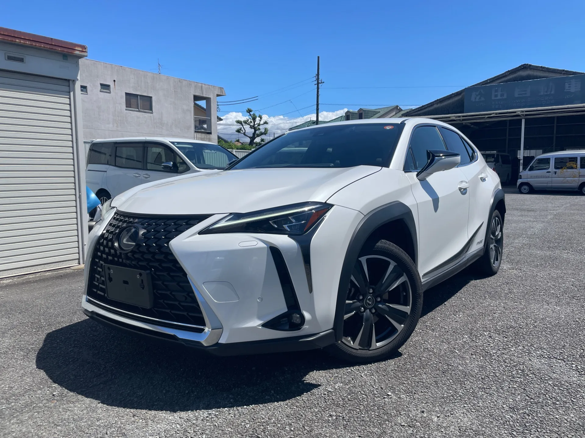 レクサス　UX250h　version　L　本革シート　2WD　ソニッククオーツ　ナビ　ドラレコ　ETC2.0　